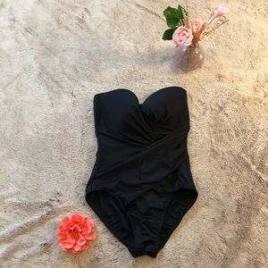 🌸Miraclesuit One Piece Strapless Bandeau🌸